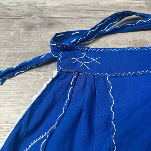 Vintage Handmade Blue Embroidered Apron Cottagecore Folk Kitchen Witch - Picture 4 of 6